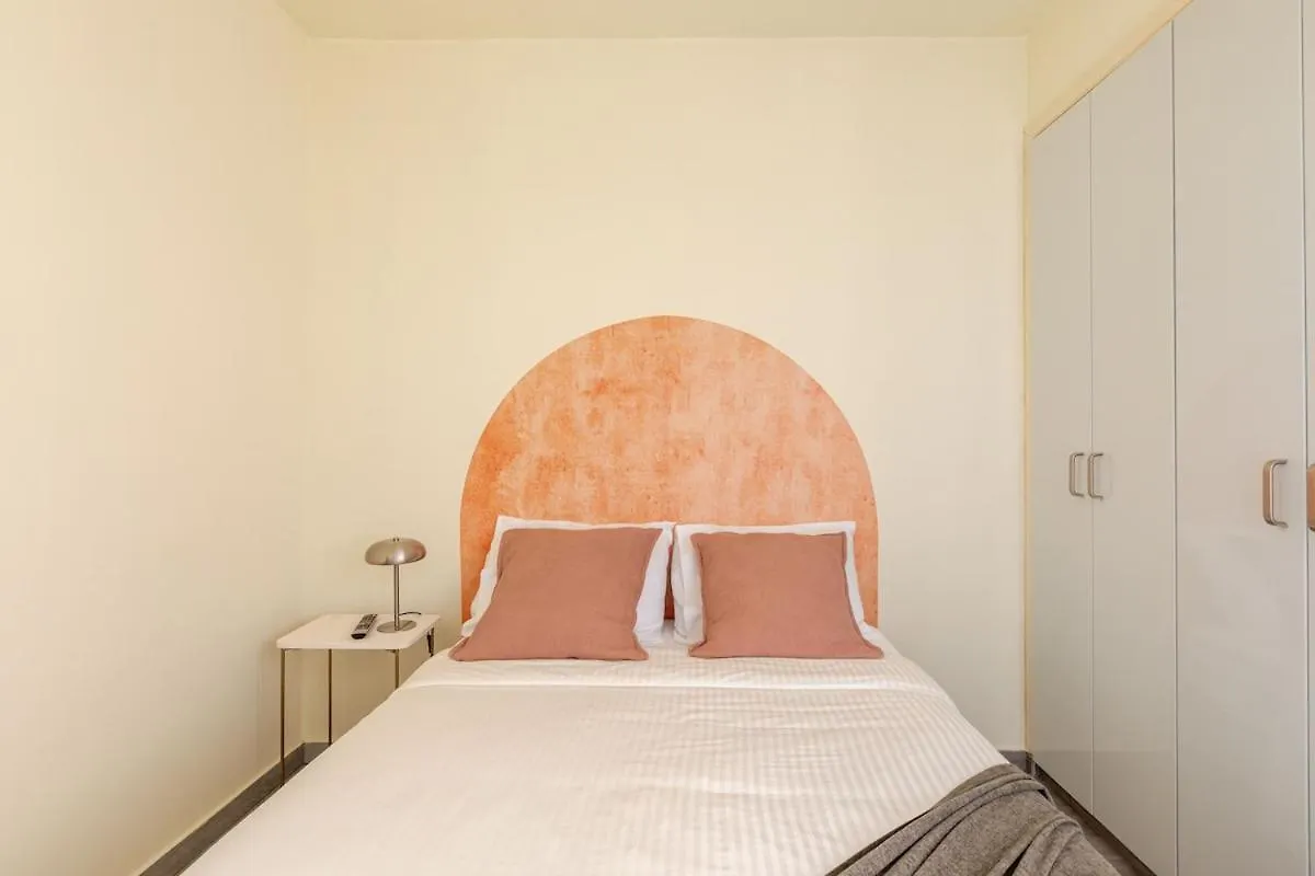 Stylish Apt In Finikoudes 300M From The Beach Larnaca Cyprus