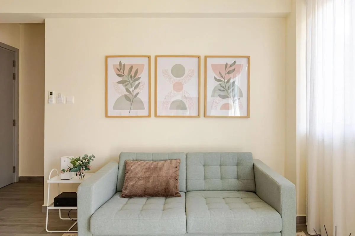 Stylish Apt In Finikoudes 300M From The Beach Larnaca