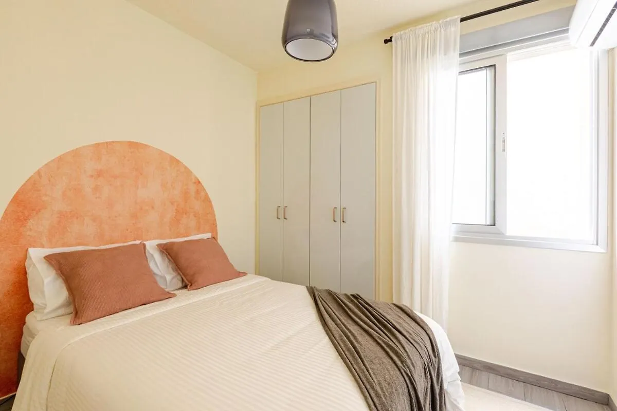 Stylish Apt In Finikoudes 300M From The Beach Larnaca Apartment