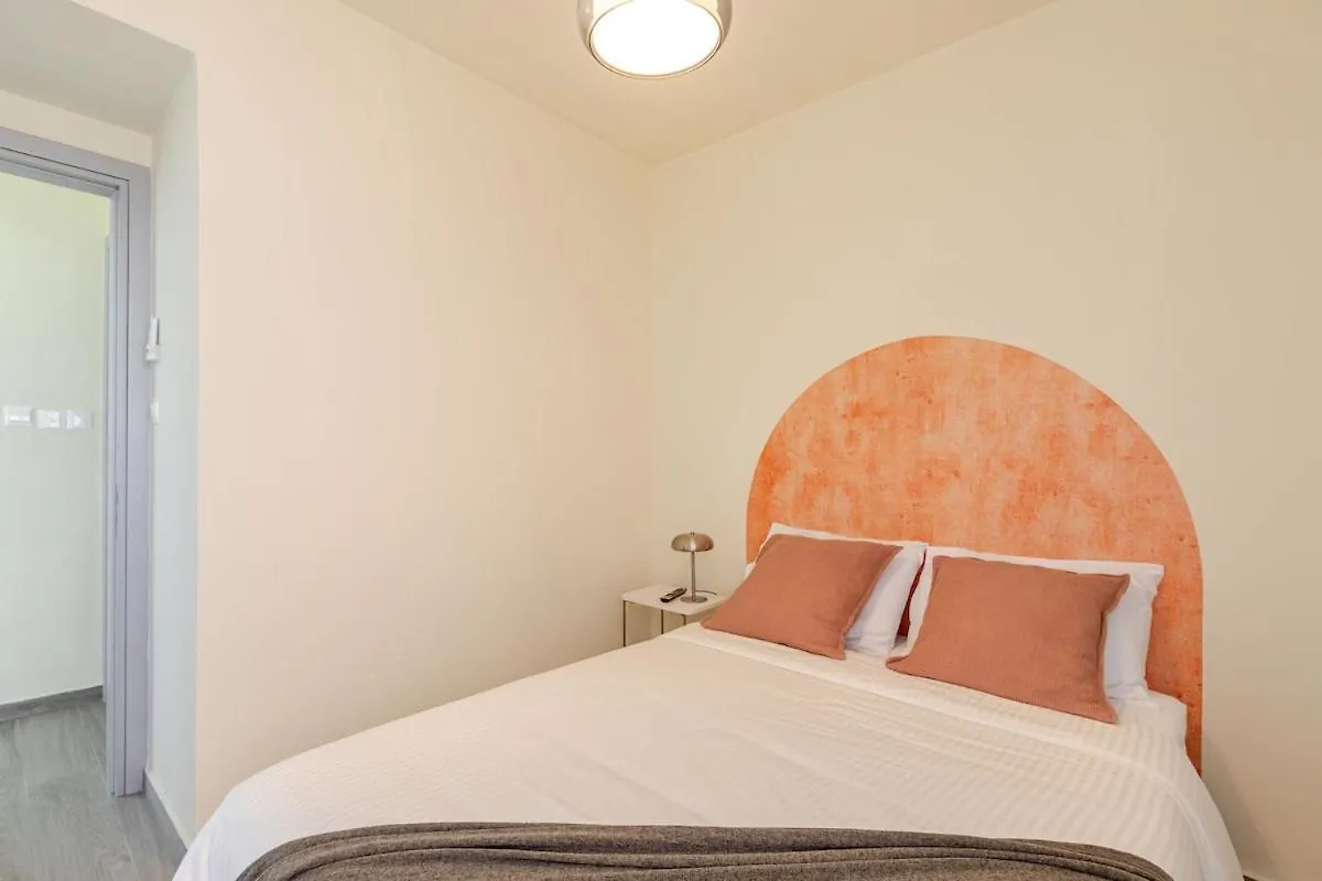 Stylish Apt In Finikoudes 300M From The Beach Lárnaca
