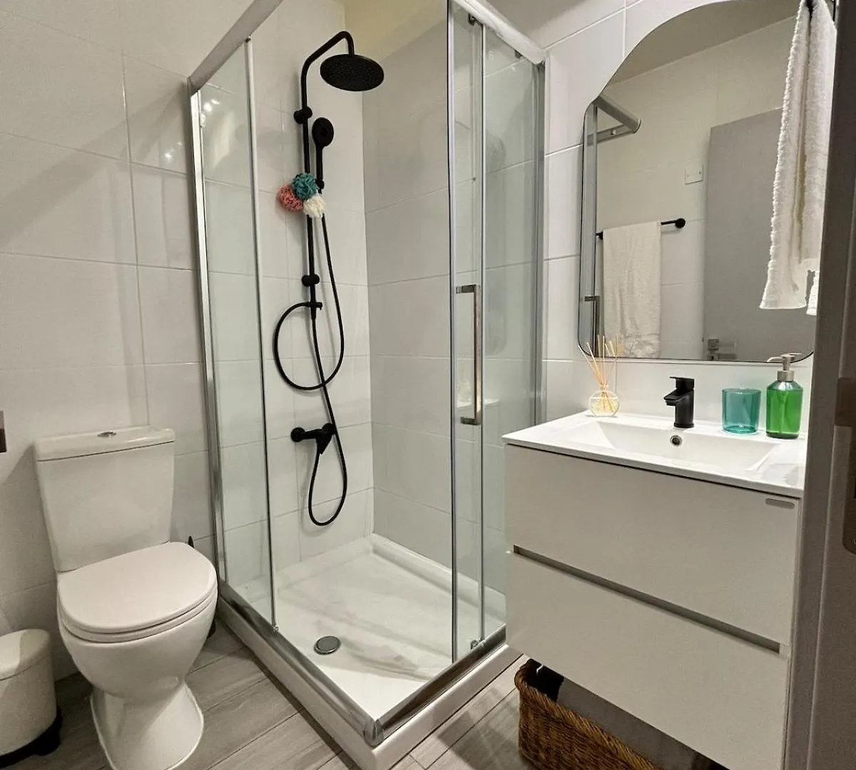 Stylish Apt In Finikoudes 300M From The Beach Larnaca Cyprus