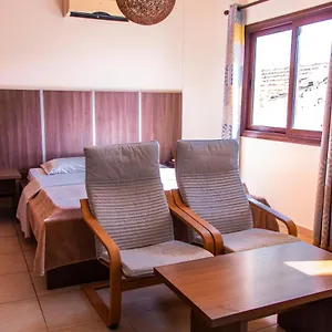  Апартаменты Lakis Court